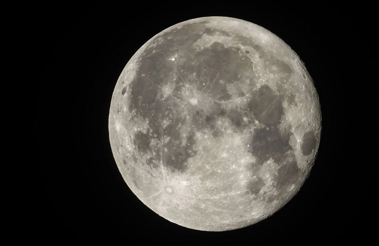 Колонизация луны все реальнее: Китай построил искусственную Луну